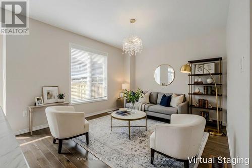 152 Munro Circle, Brantford, ON - Indoor Photo Showing Living Room