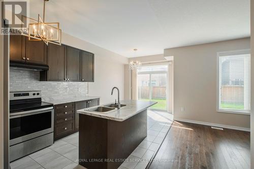 152 Munro Circle, Brantford, ON - Indoor Photo Showing Kitchen With Double Sink