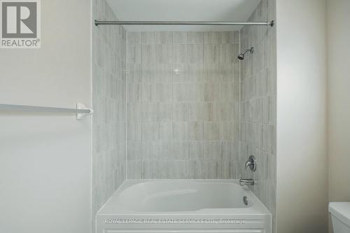 152 Munro Circle, Brantford, ON - Indoor Photo Showing Bathroom