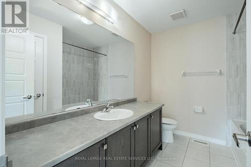 152 Munro Circle, Brantford, ON - Indoor Photo Showing Bathroom