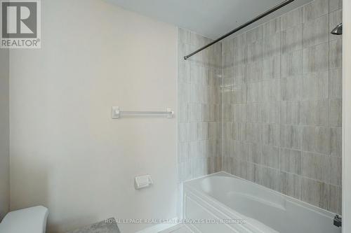 152 Munro Circle, Brantford, ON - Indoor Photo Showing Bathroom