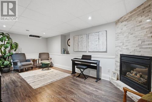 1 Murkar Crescent, Whitby, ON 