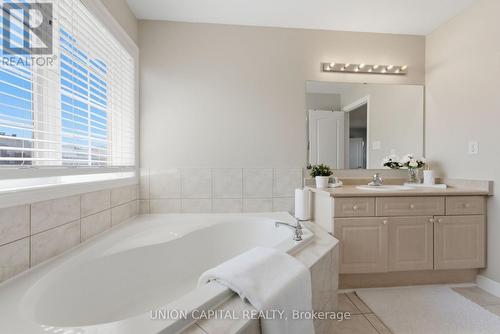 PRIMARY ENSUITE - 33 Eakin Mill Road, Markham, ON - Indoor Photo Showing Bathroom