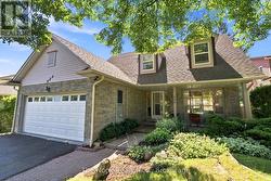 424 PRINCE OF WALES DRIVE  Whitby (Blue Grass Meadows), ON L1N 6M9