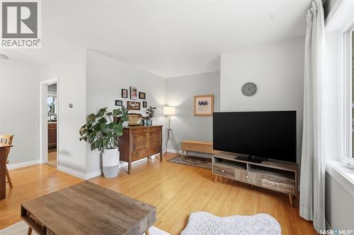 1023 2Nd Street E, Saskatoon, SK - Indoor Photo Showing Living Room