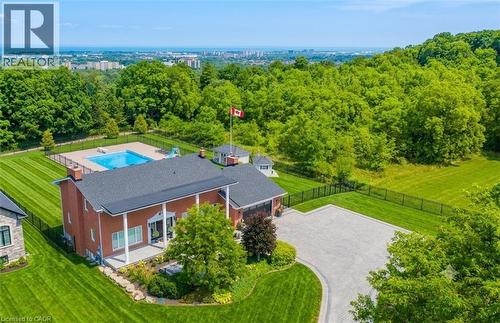 10 AZALEA Court  Stoney Creek, ON L8J 1K4