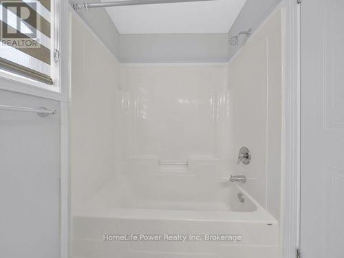 39 Reistview Street, Kitchener, ON - Indoor Photo Showing Bathroom