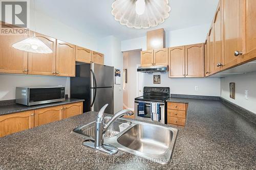 3598 Fountain Park Avenue, Mississauga, ON - Indoor Photo Showing Kitchen With Double Sink
