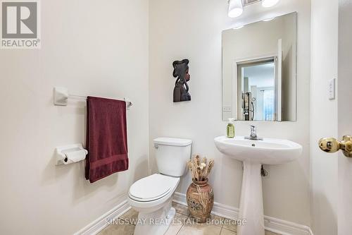 3598 Fountain Park Avenue, Mississauga, ON - Indoor Photo Showing Bathroom