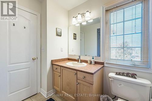 3598 Fountain Park Avenue, Mississauga, ON - Indoor Photo Showing Bathroom