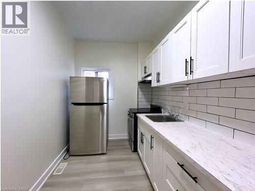 9A WENTWORTH Street N , Hamilton, Ontario L8L 5T8 3