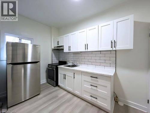 9A WENTWORTH Street N , Hamilton, Ontario L8L 5T8 2
