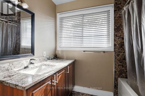 1371 Kilborn Avenue, Ottawa, ON - Indoor Photo Showing Bathroom