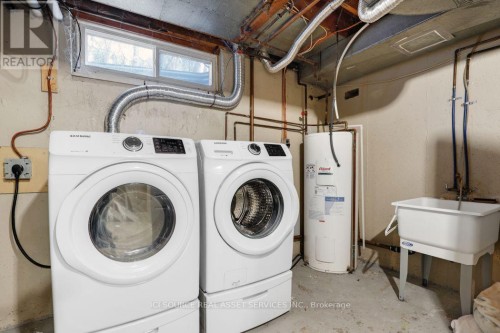 1371 Kilborn Avenue, Ottawa, ON - Indoor Photo Showing Laundry Room