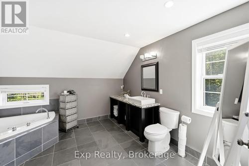 897 Dingman Road, Cramahe, ON - Indoor Photo Showing Bathroom