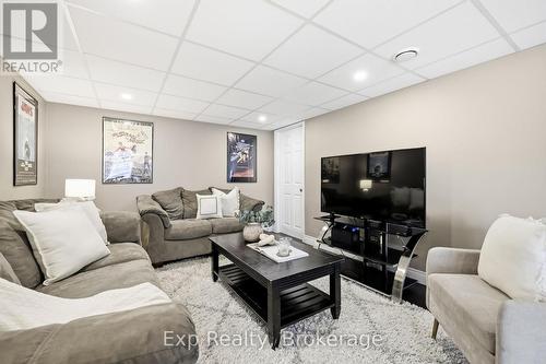 897 Dingman Road, Cramahe, ON - Indoor Photo Showing Living Room