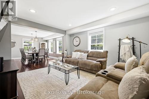 897 Dingman Road, Cramahe, ON - Indoor Photo Showing Living Room