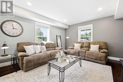 897 Dingman Road, Cramahe, ON - Indoor Photo Showing Living Room