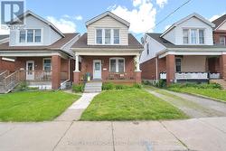 LOWER - 102 BELMONT AVENUE Hamilton, ON L8L 7M1