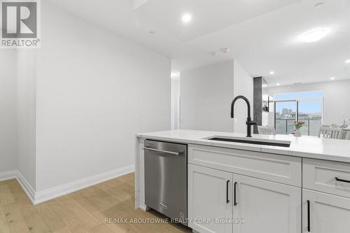506 - 71 Wyndham Street S, Guelph, ON - Indoor Photo Showing Kitchen