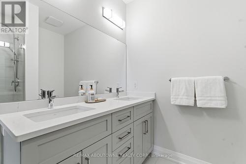 506 - 71 Wyndham Street S, Guelph, ON - Indoor Photo Showing Bathroom