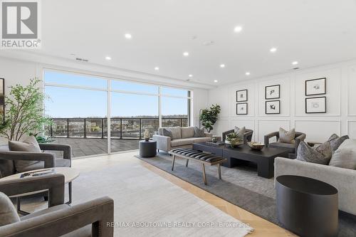 506 - 71 Wyndham Street S, Guelph, ON - Indoor Photo Showing Living Room