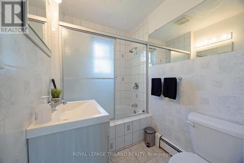 89 Egerton Street, London East (East L), ON - Indoor Photo Showing Bathroom