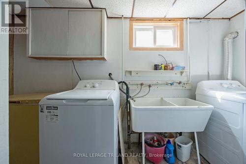 89 Egerton Street, London East (East L), ON - Indoor Photo Showing Laundry Room