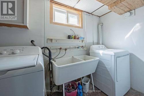 89 Egerton Street, London East (East L), ON - Indoor Photo Showing Laundry Room