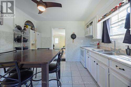 89 Egerton Street, London East (East L), ON - Indoor Photo Showing Kitchen With Double Sink
