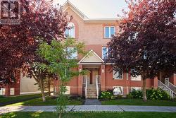 38 LAKEPOINTE DRIVE Ottawa, ON K4A 5E3
