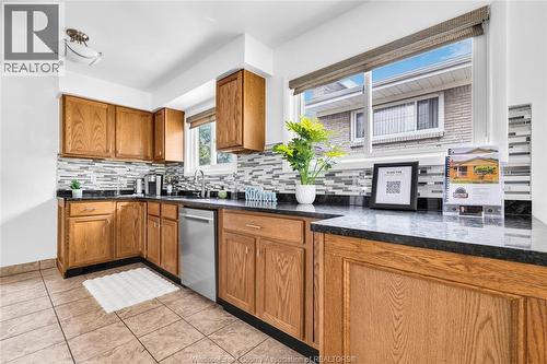 465 Christopher, Windsor, ON - Indoor Photo Showing Kitchen