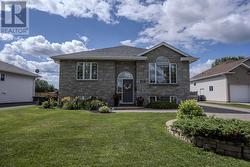 239 CARIBOU CRES  Thunder Bay, ON P7C 5Z5