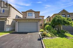 43 KNOTTY PINE DRIVE  Whitby (Williamsburg), ON L1R 2H2