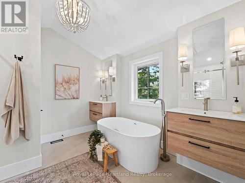 238 Bennett Street W, Goderich (Goderich (Town)), ON - Indoor Photo Showing Bathroom