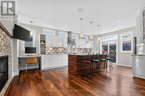 33 Gould Street, Ottawa, ON - Indoor Photo Showing Kitchen With Upgraded Kitchen