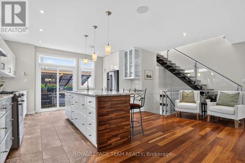 33 Gould Street, Ottawa, ON - Indoor Photo Showing Kitchen With Upgraded Kitchen