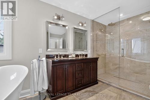 33 Gould Street, Ottawa, ON - Indoor Photo Showing Bathroom