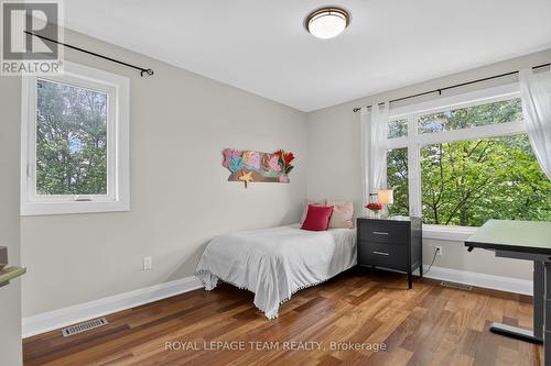 33 Gould Street, Ottawa, ON - Indoor Photo Showing Bedroom