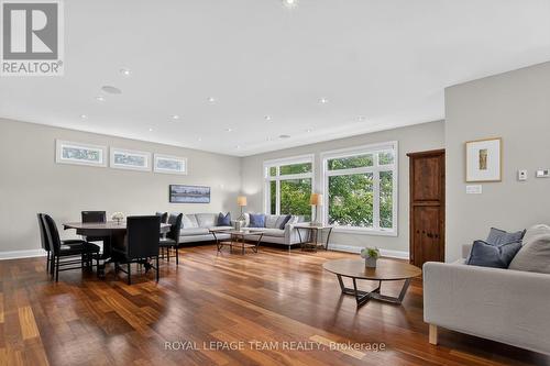33 Gould Street, Ottawa, ON - Indoor Photo Showing Living Room