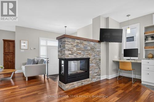 33 Gould Street, Ottawa, ON - Indoor Photo Showing Living Room With Fireplace