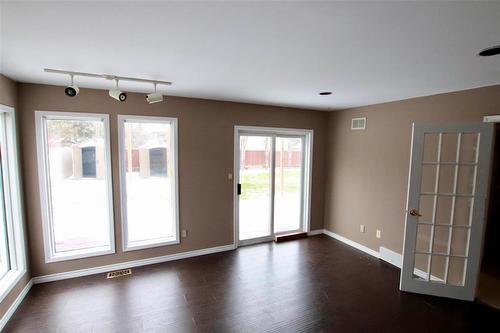 Sunroom/Family Room - 77 Guymer Crescent, The Pas, MB - Indoor Photo Showing Other Room