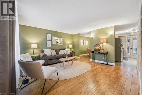 Hardwood flooring throughout, recessed lighting, and a neutral wall color - 460 Parkview Crescent, Cambridge, ON - Indoor Photo Showing Living Room