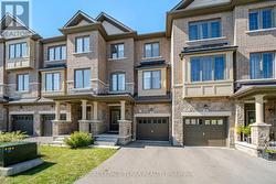 38 HALLMARK WAY  Whitby, ON L1P 0K2