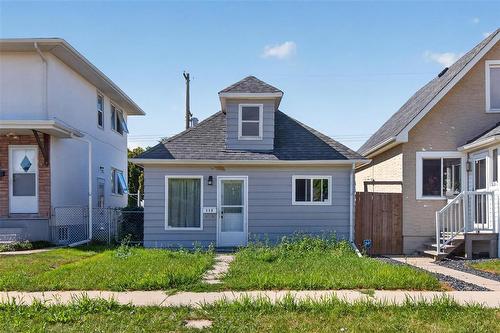 712 Martin Avenue E, Winnipeg, MB - Outdoor