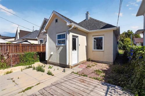 712 Martin Avenue E, Winnipeg, MB - Outdoor With Exterior