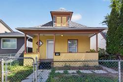 389 Harbison Avenue W  Winnipeg, MB R2L 0A4