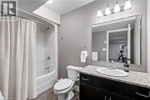 8 Zaduk Place, Guelph, ON - Indoor Photo Showing Bathroom