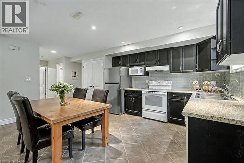 8 Zaduk Place, Guelph, ON - Indoor