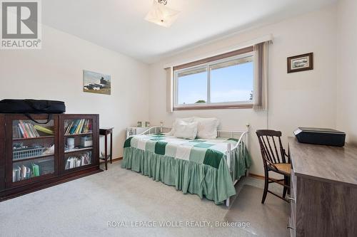 18 Strathcona Crescent, Kitchener, ON - Indoor Photo Showing Bedroom